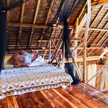 Barya Lang Villa- Native Villa With Jeepney Room Ель-Нідо Екстер'єр фото